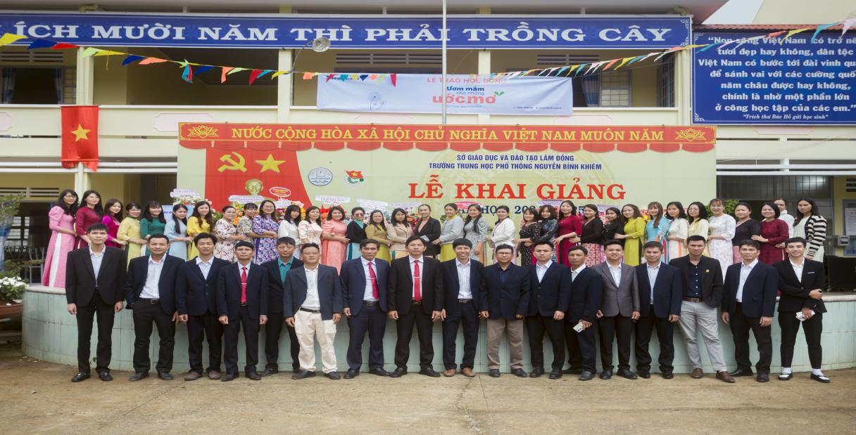 TRƯỜNG THPT NGUYỄN BỈNH KHIÊM TƯNG BỪNG KHAI GIẢNG NĂM HỌC MỚI 2024-2025